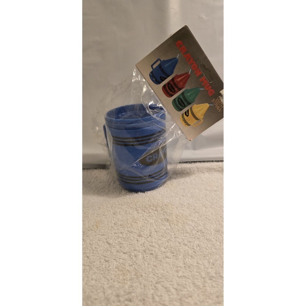 VTG Blue  Crayon-Shaped Plastic Cup with‎ Handle New In Package,with straw